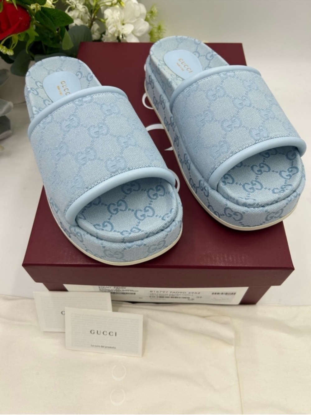 Women’s Gucci canvas GG embossed platform sandal size 39 made in Italy